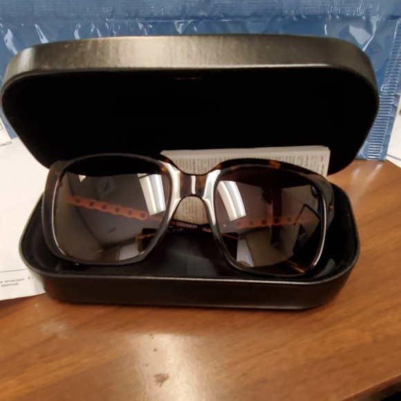 Sunglasses - Picture 1 of 3